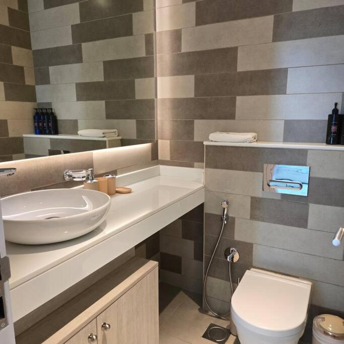1 Bedroom 65M2, Infinity Pool, West Beach, Noise Insulation Dubai Exterior foto